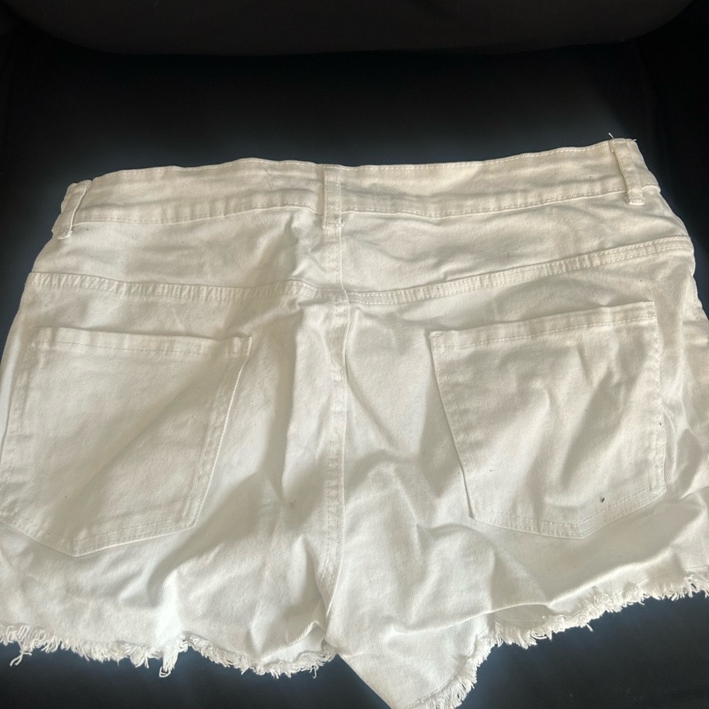 Jean Short - Picture 3 of 3